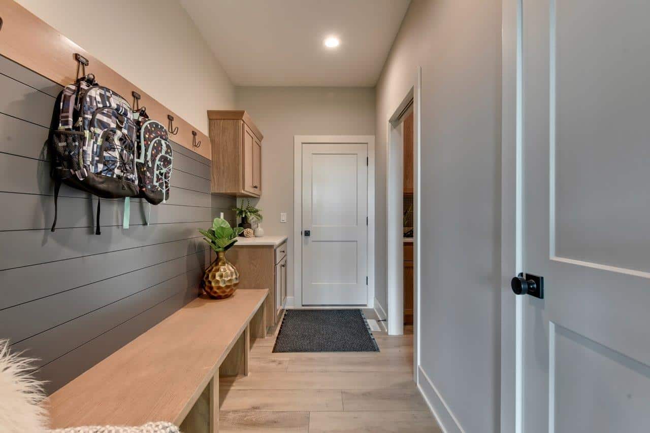 Mudroom (32BK)